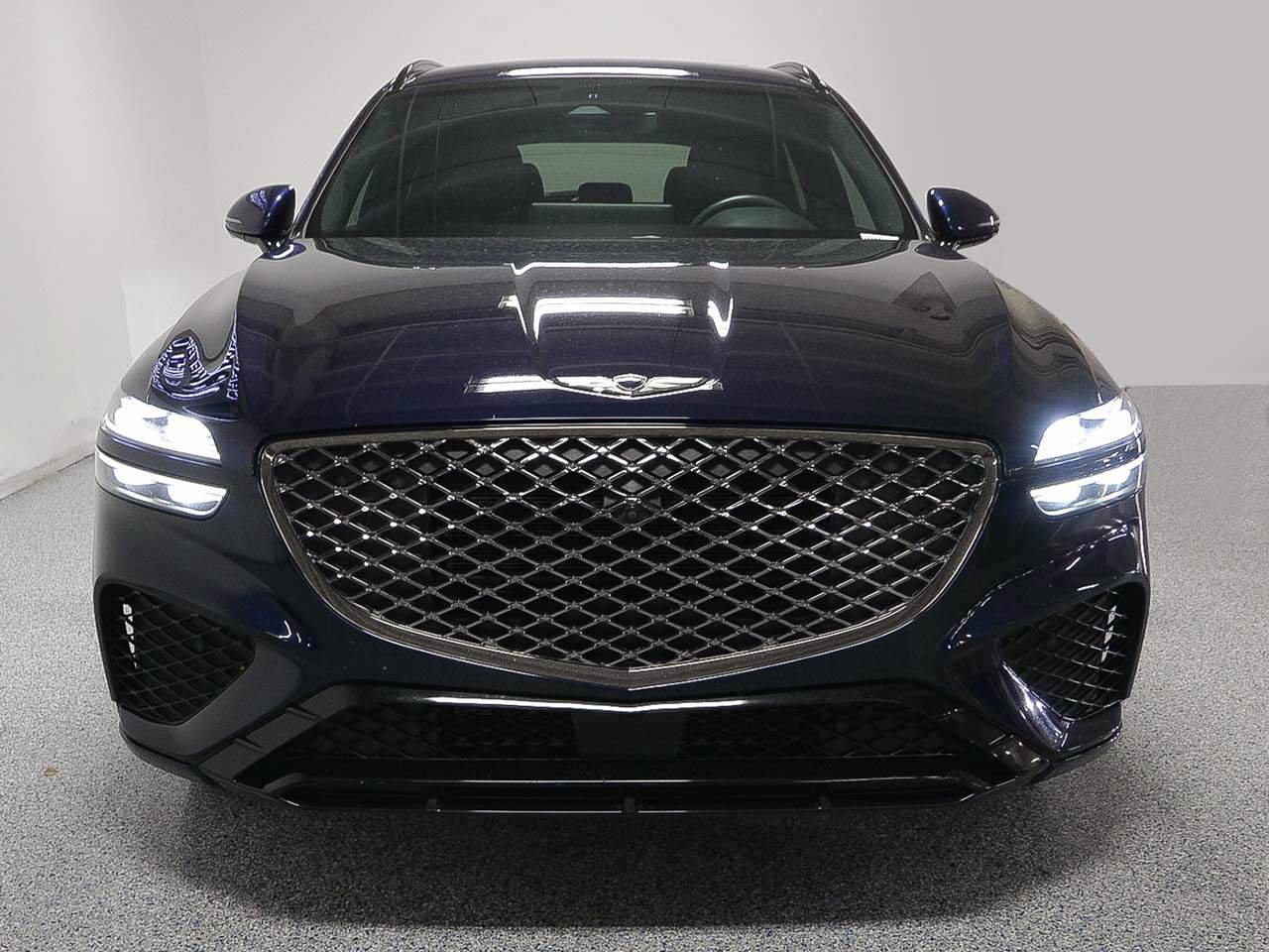 Used 2023 Genesis GV70 2.5T w/ Sport Prestige Package AWD/4WD image 2
