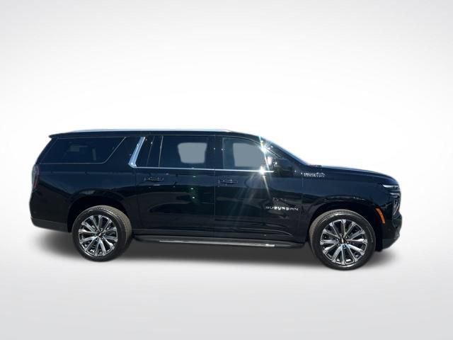 New 2026 Chevrolet Suburban High Country w/ Sun And Tow Package RWD image 2