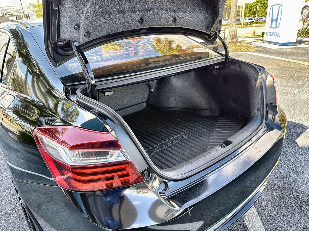 Used 2017 Honda Accord Sport image 27