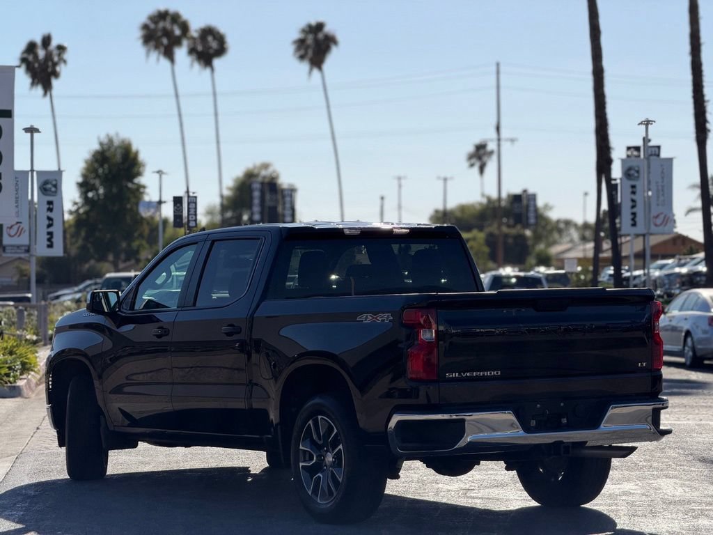Used 2023 Chevrolet Silverado 1500 LT AWD/4WD image 2