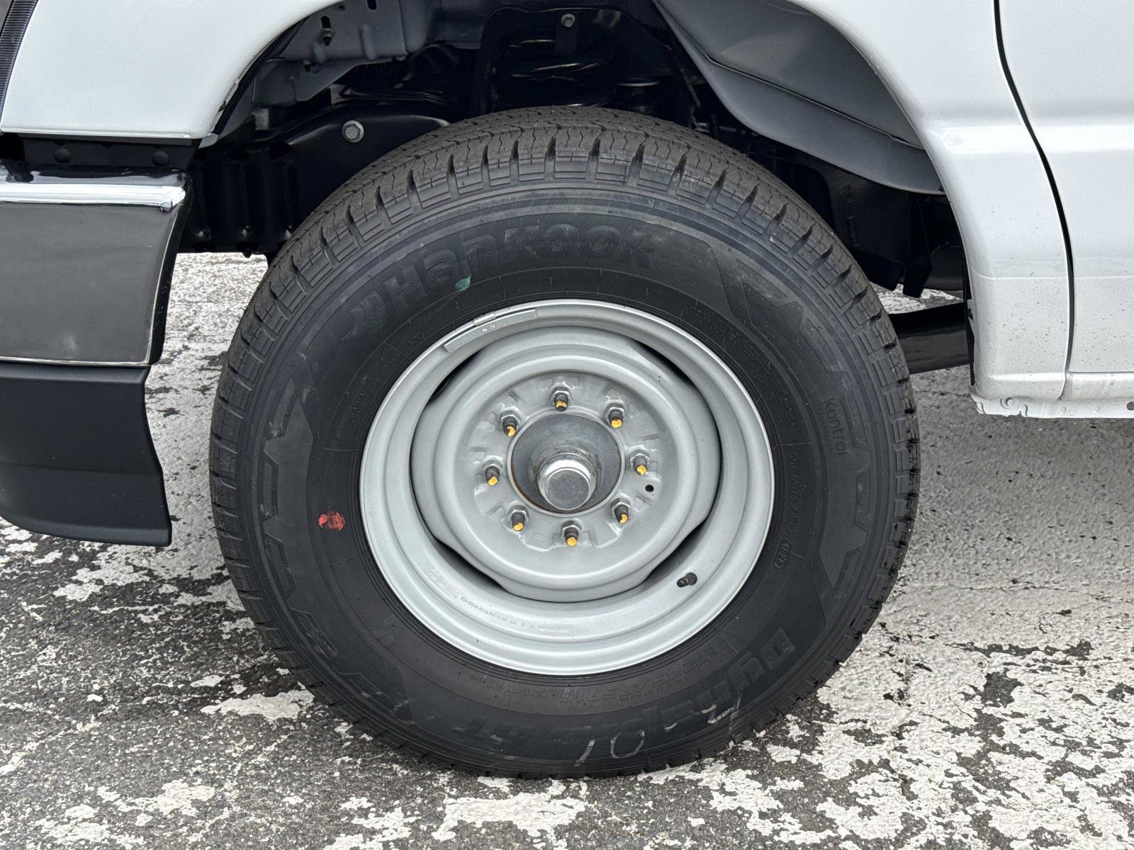 New 2027 Ford E-350 and Econoline 350 Super Duty w/ Power Equipment Group RWD image 9
