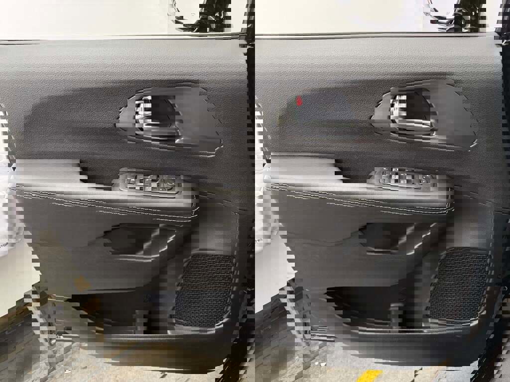 New 2026 Chrysler Voyager LX image 23