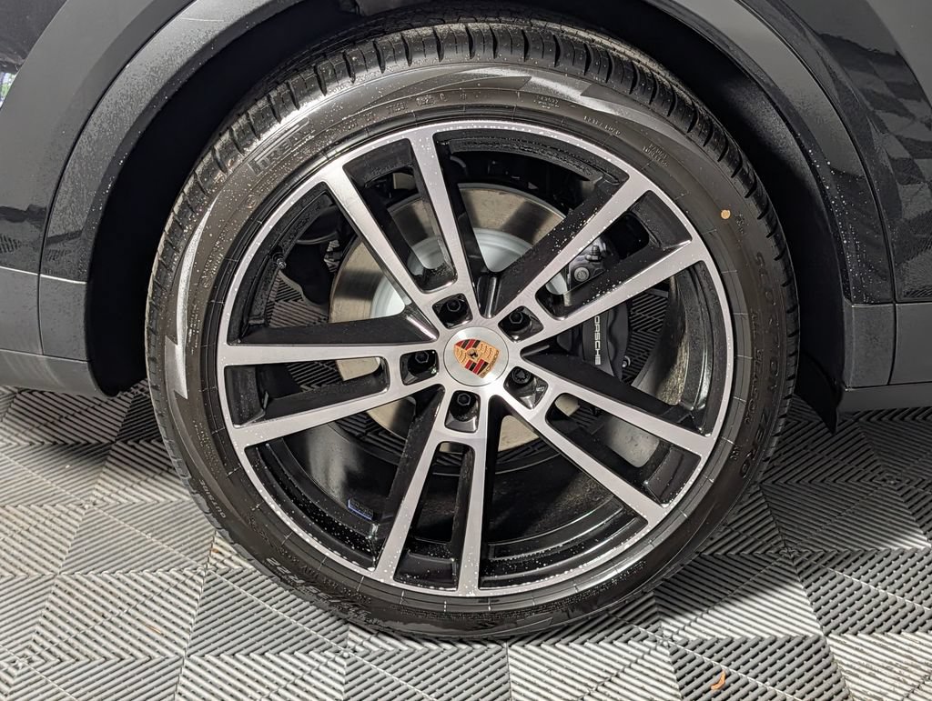 New 2026 Porsche Cayenne Coupe AWD/4WD image 13
