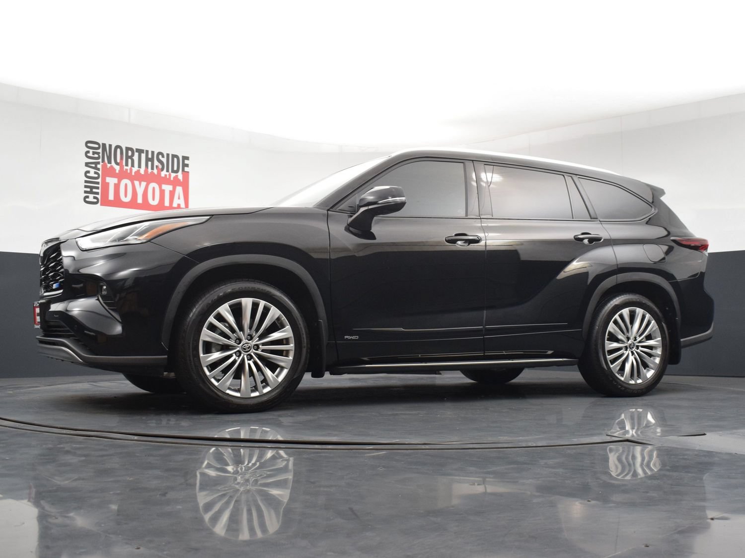 Used 2025 Toyota Highlander Platinum AWD/4WD image 35