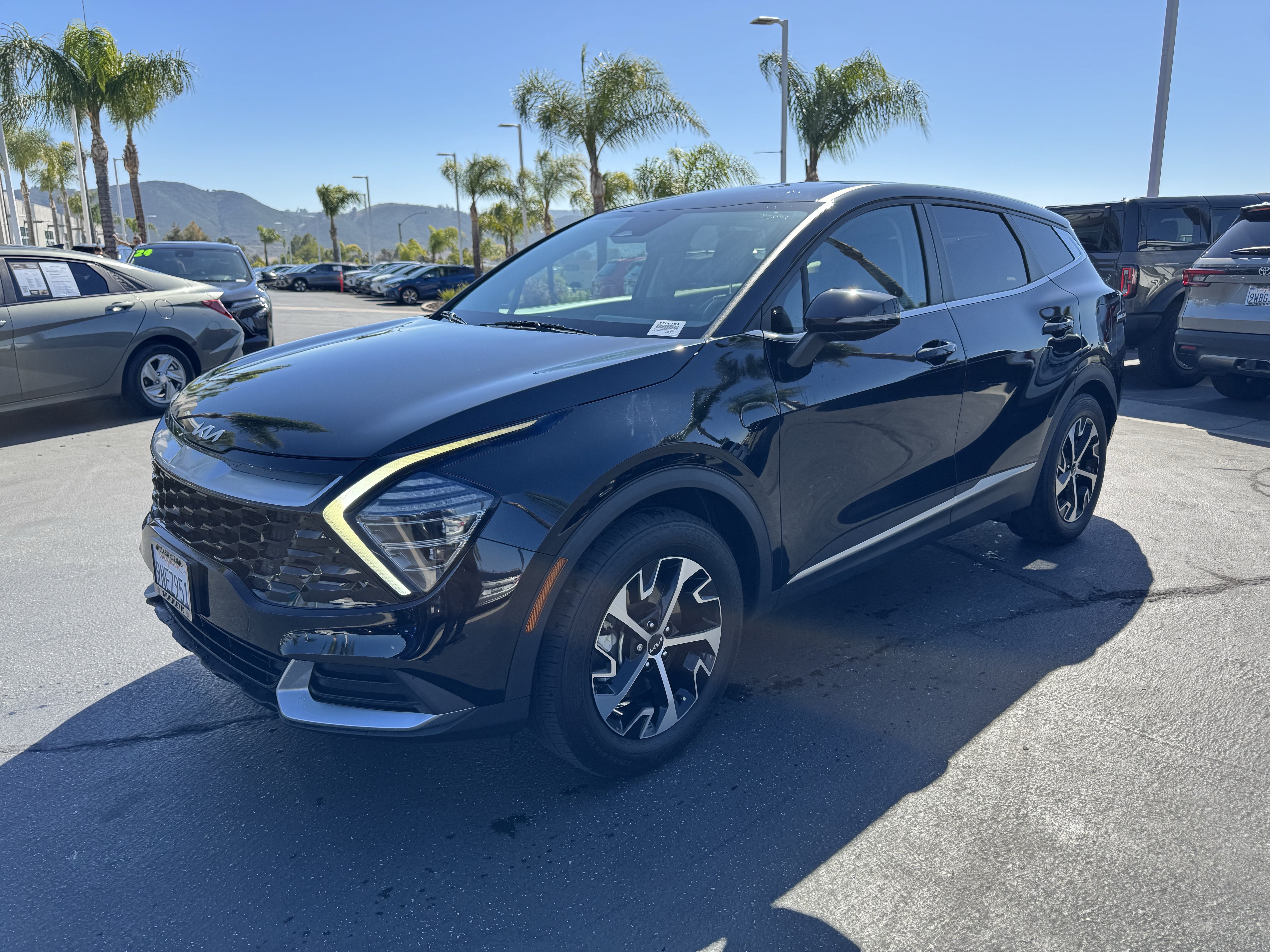 Used 2024 Kia Sportage EX FWD image 4