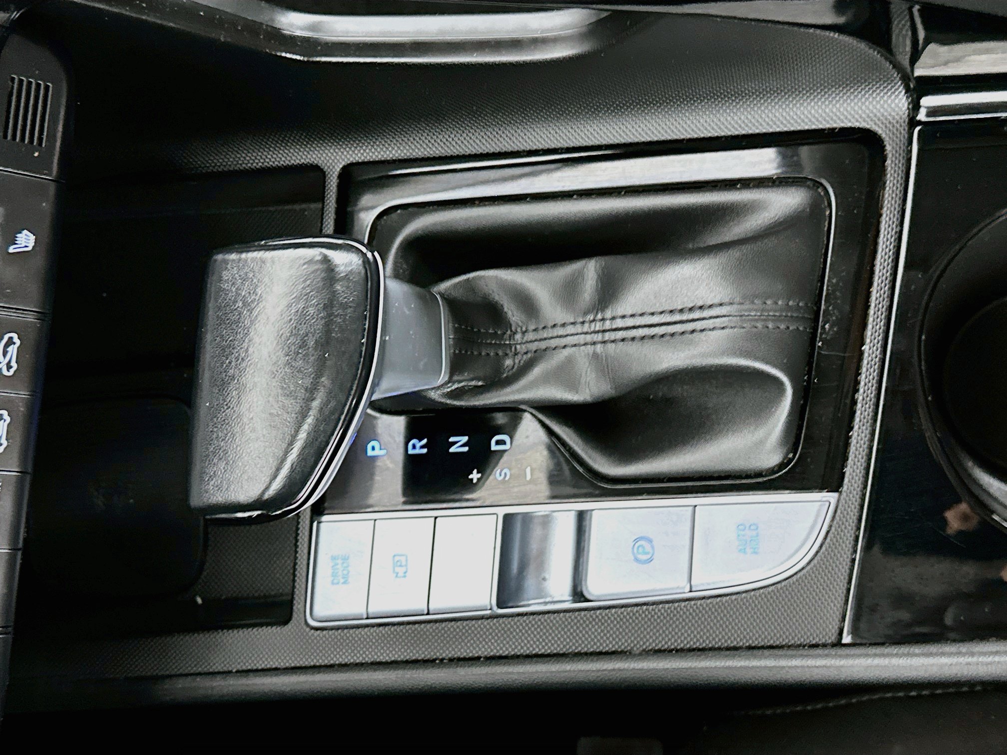 Used 2025 Hyundai Elantra SEL FWD image 25