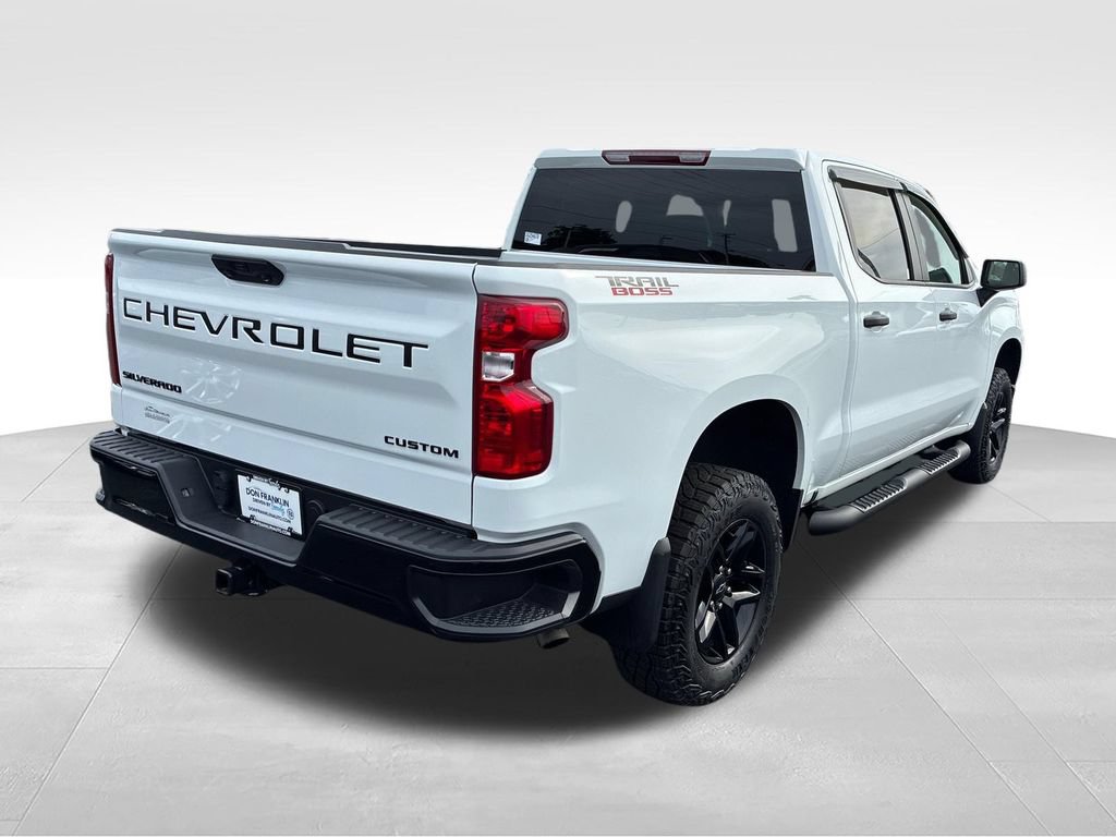 Used 2025 Chevrolet Silverado 1500 Custom Trail Boss w/ LPO, Dark Essentials Package AWD/4WD image 5