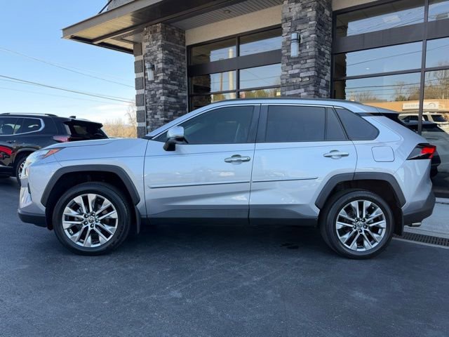 Used 2022 Toyota RAV4 Limited image 2