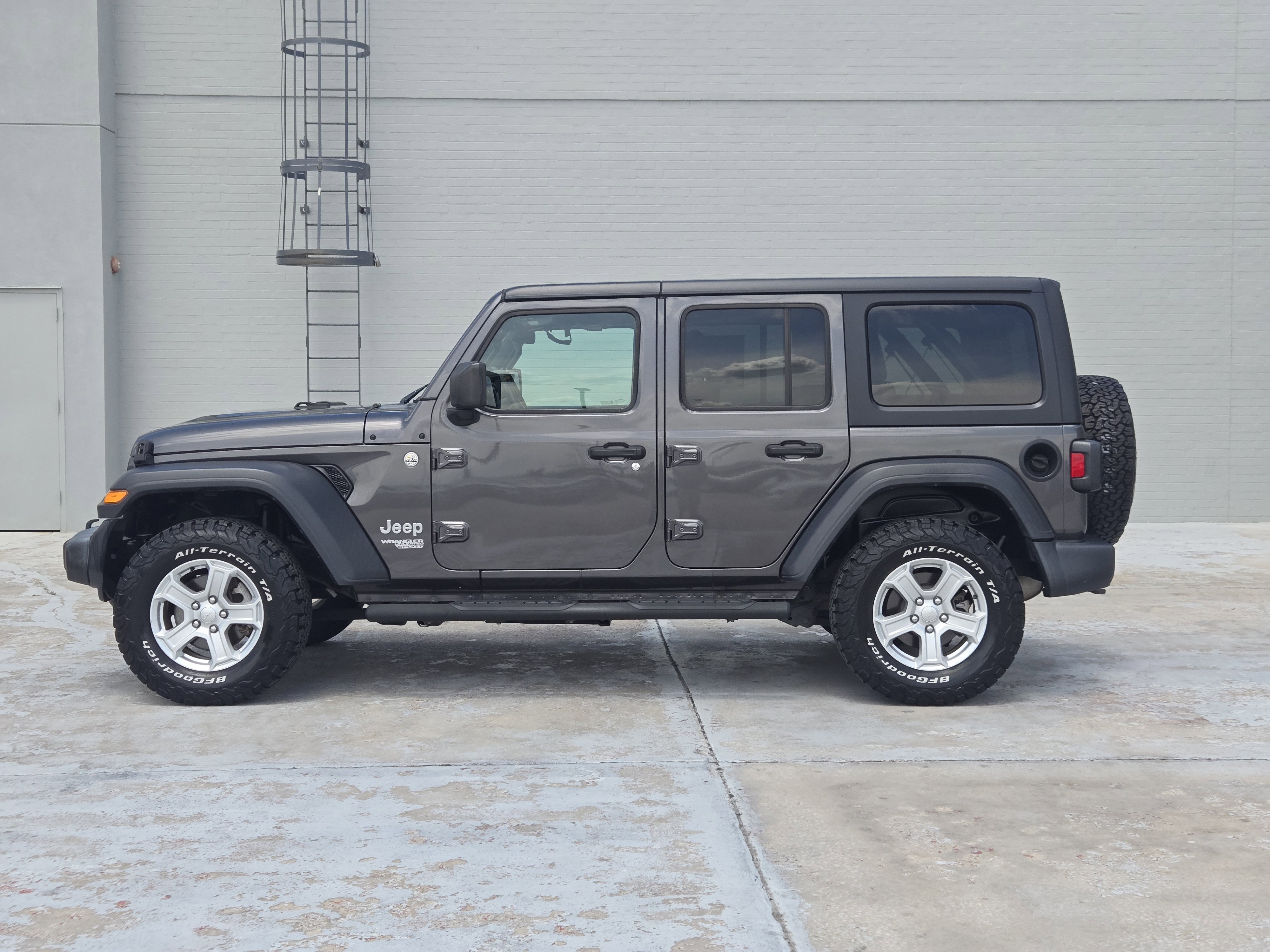 Used 2019 Jeep Wrangler Unlimited Sport S AWD/4WD image 4