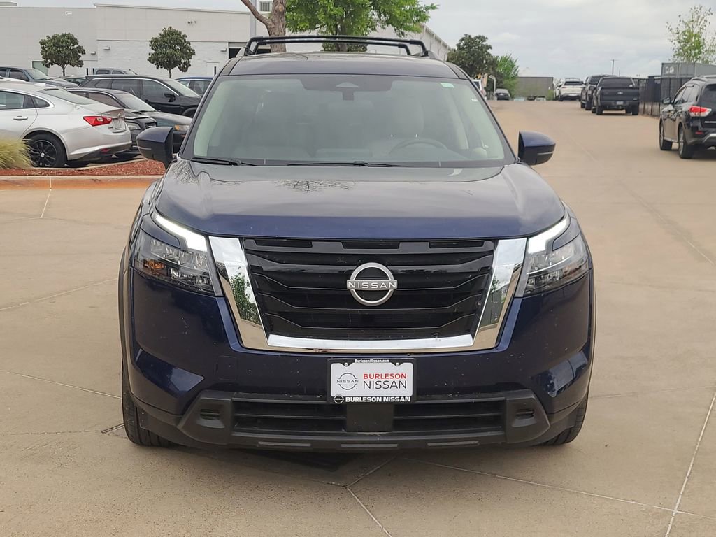 Certified 2025 Nissan Pathfinder SV image 5