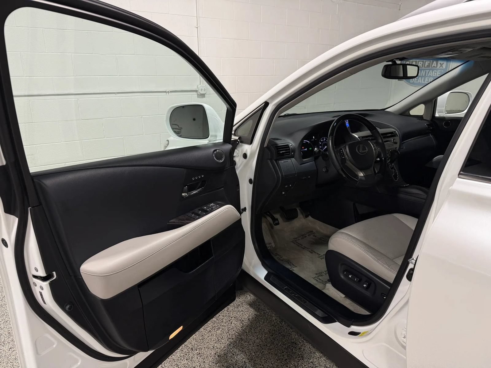 Used 2013 Lexus RX 450h AWD w/ Navigation Pkg image 9