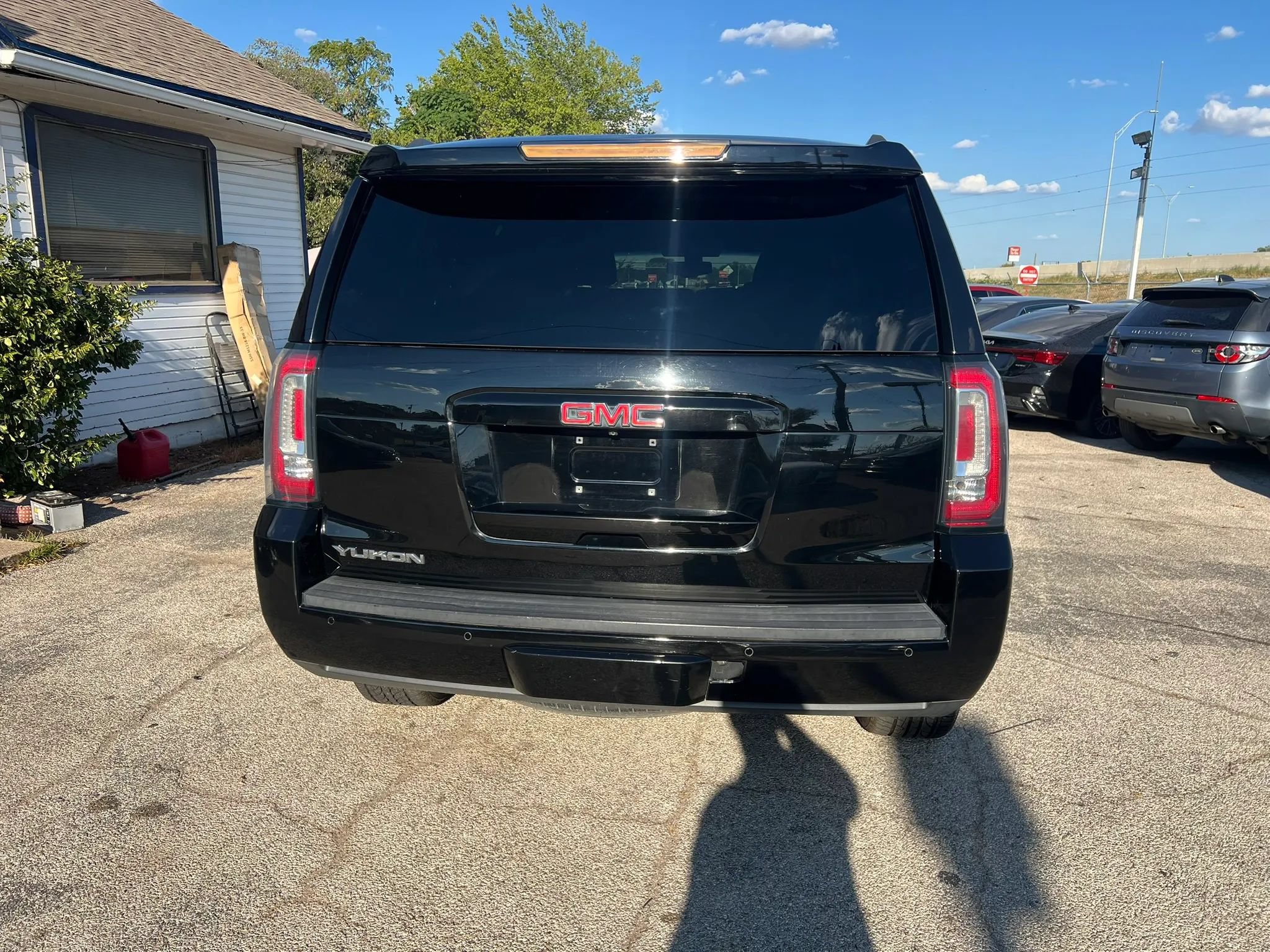 Used 2018 GMC Yukon SLE w/ SLE Value Package AWD/4WD image 8