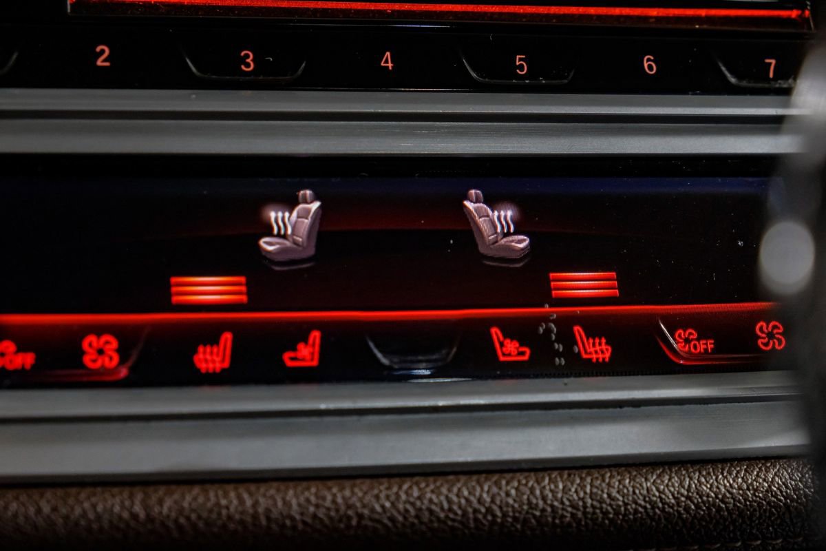 Used 2017 BMW 740i xDrive image 25