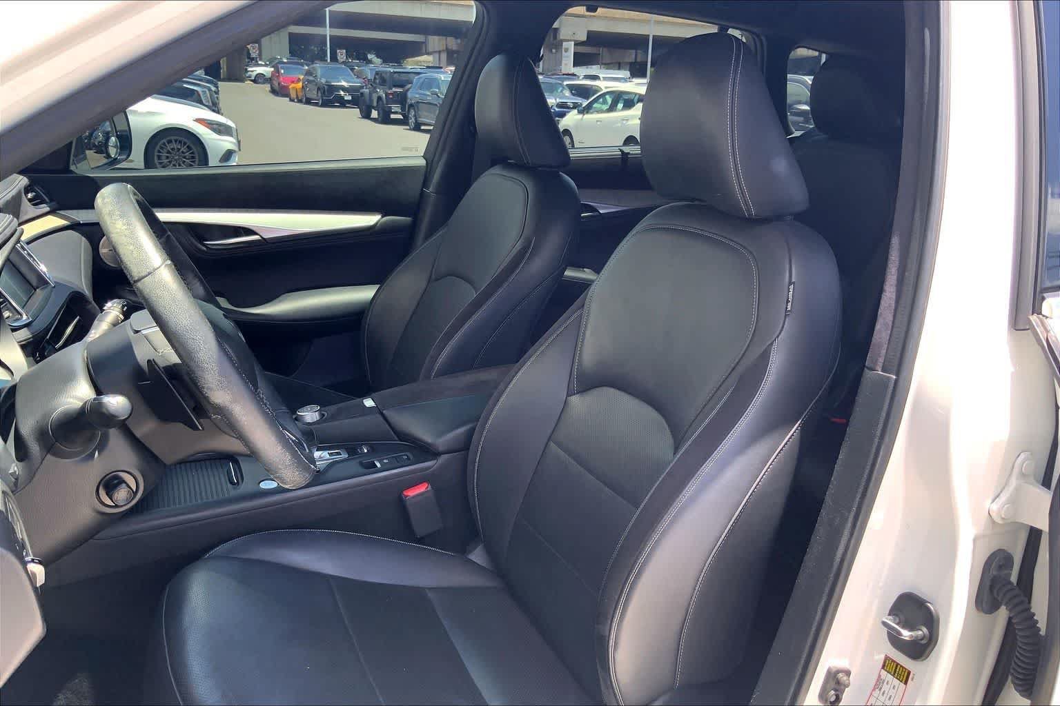 Used 2019 INFINITI QX50 Essential w/ Sensory Package FWD image 11