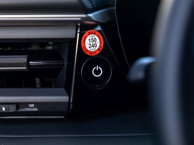 Certified 2025 Porsche Macan Electric image 48