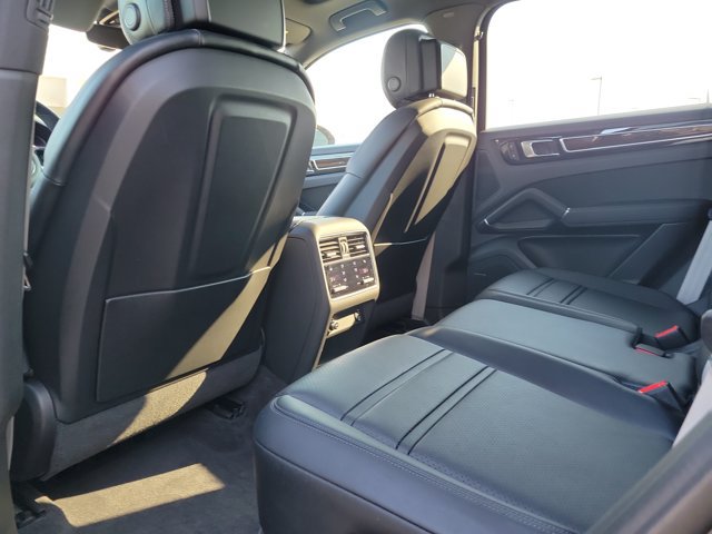 Certified 2023 Porsche Cayenne S Platinum AWD/4WD image 20