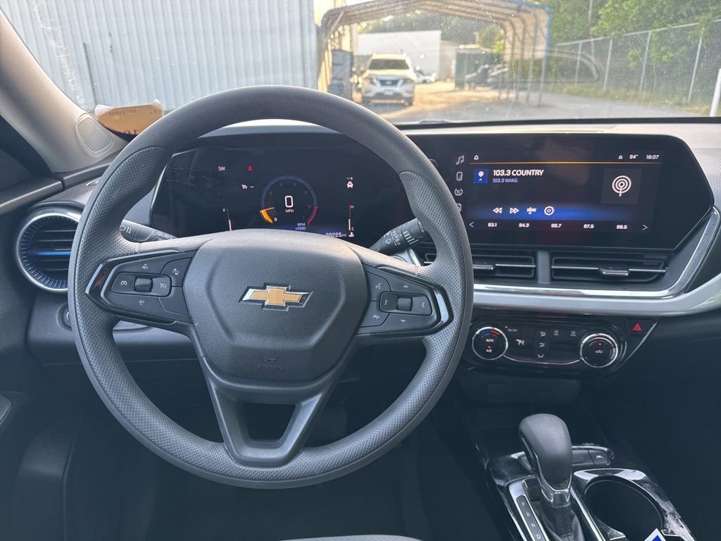 Used 2025 Chevrolet Trax LT image 16