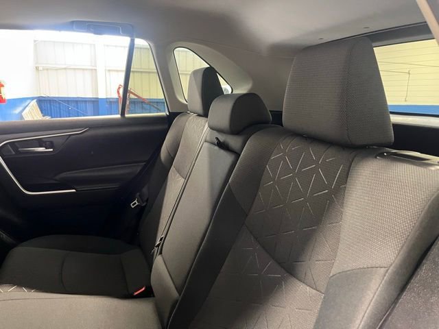 Used 2020 Toyota RAV4 XLE w/ Convenience Package image 18
