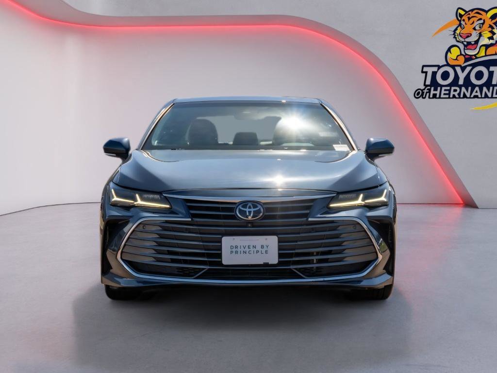 Used 2019 Toyota Avalon Limited w/ Advanced Safety Package image 2
