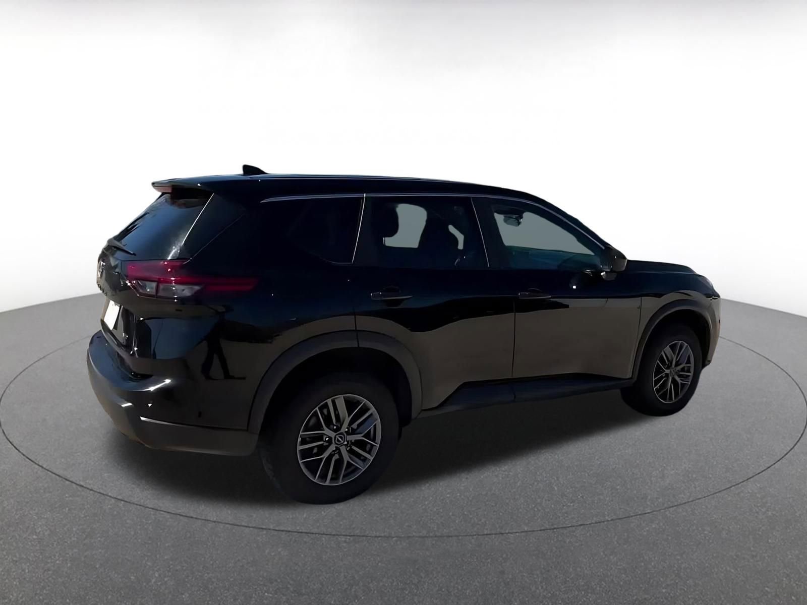 Used 2024 Nissan Rogue S AWD/4WD image 15