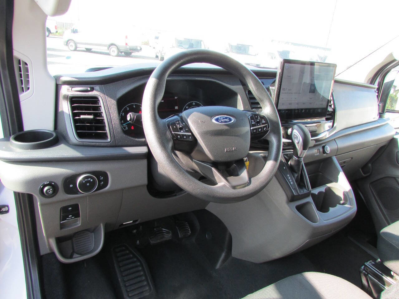 Used 2023 Ford Transit 350 XLT image 11