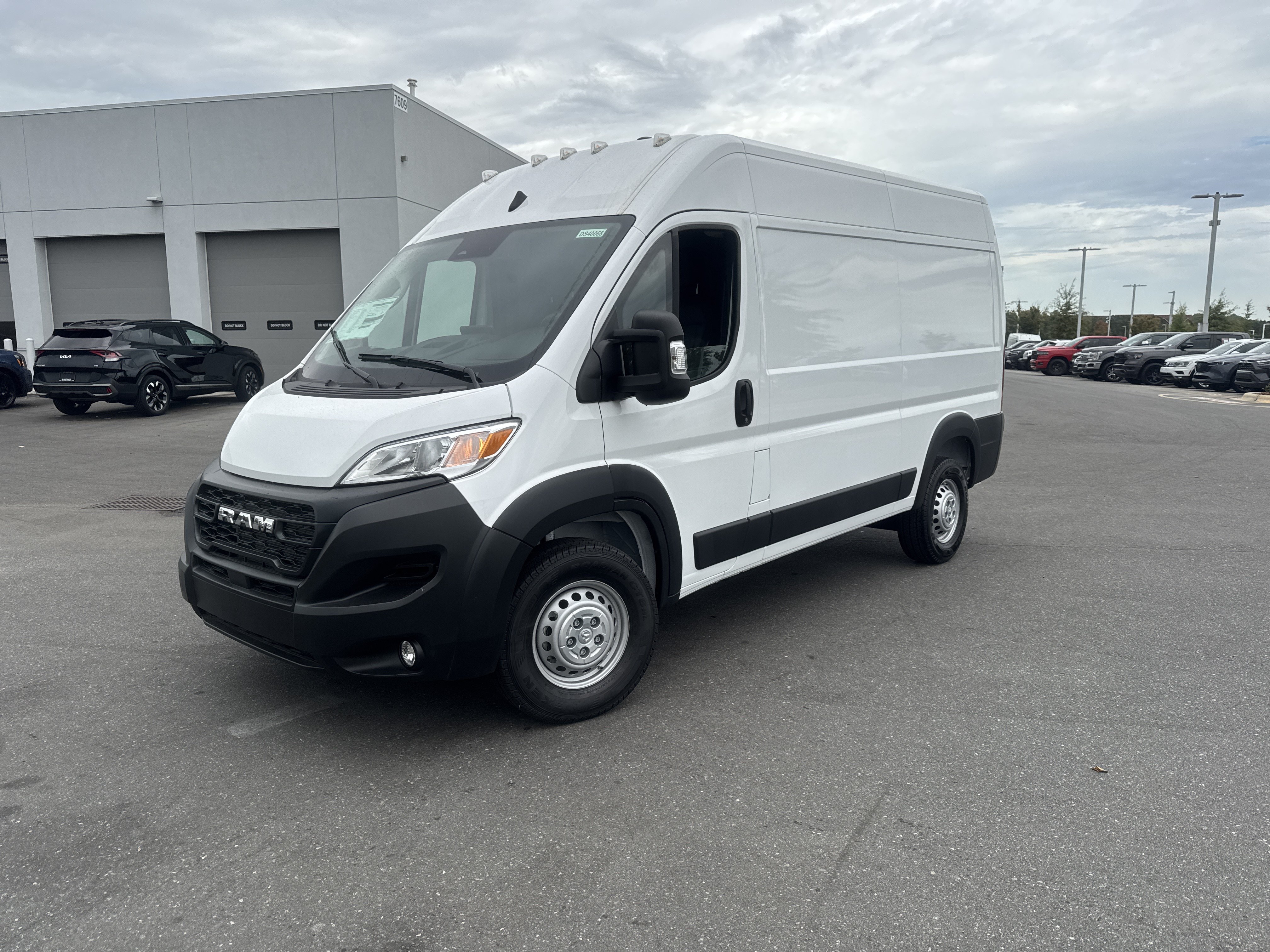 New 2025 RAM ProMaster 3500 w/ Premium Convenience Group FWD image 5