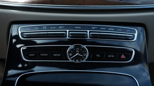 Used 2018 Mercedes-Benz E 300 4MATIC image 33