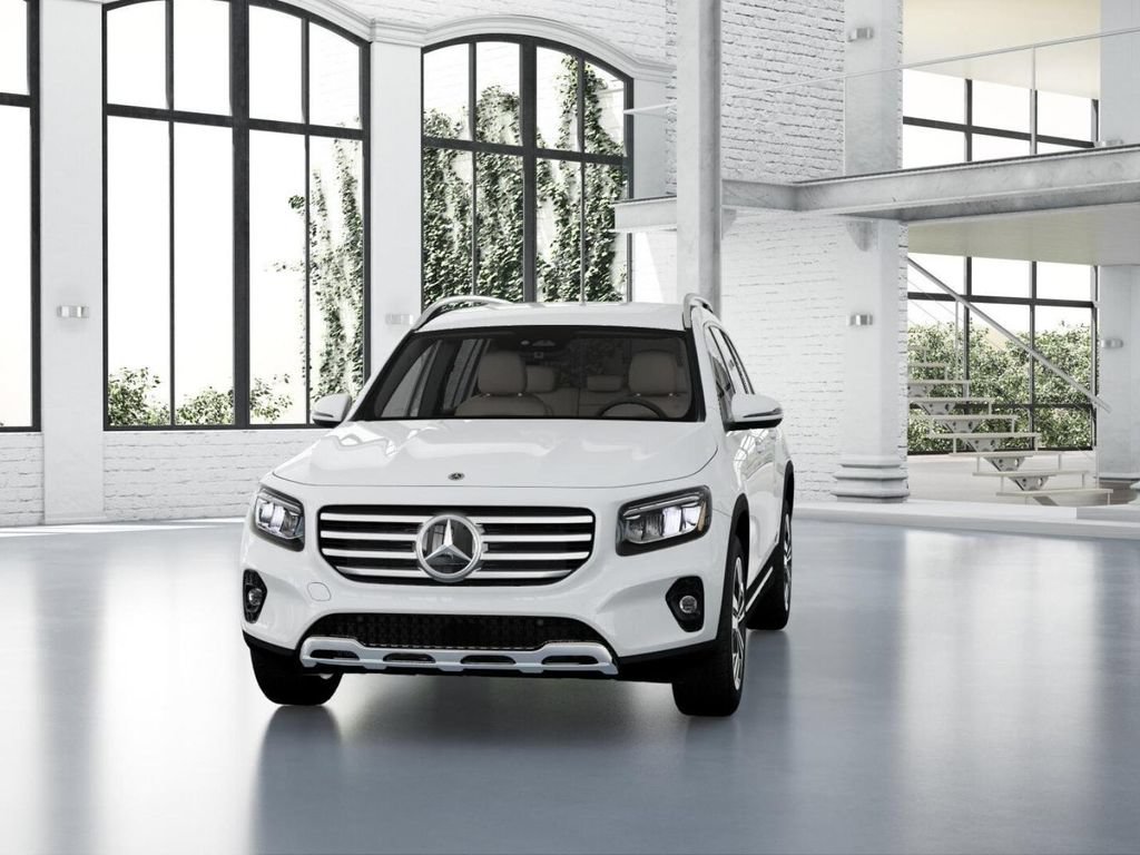 Used 2025 Mercedes-Benz GLB 250 4MATIC image 42