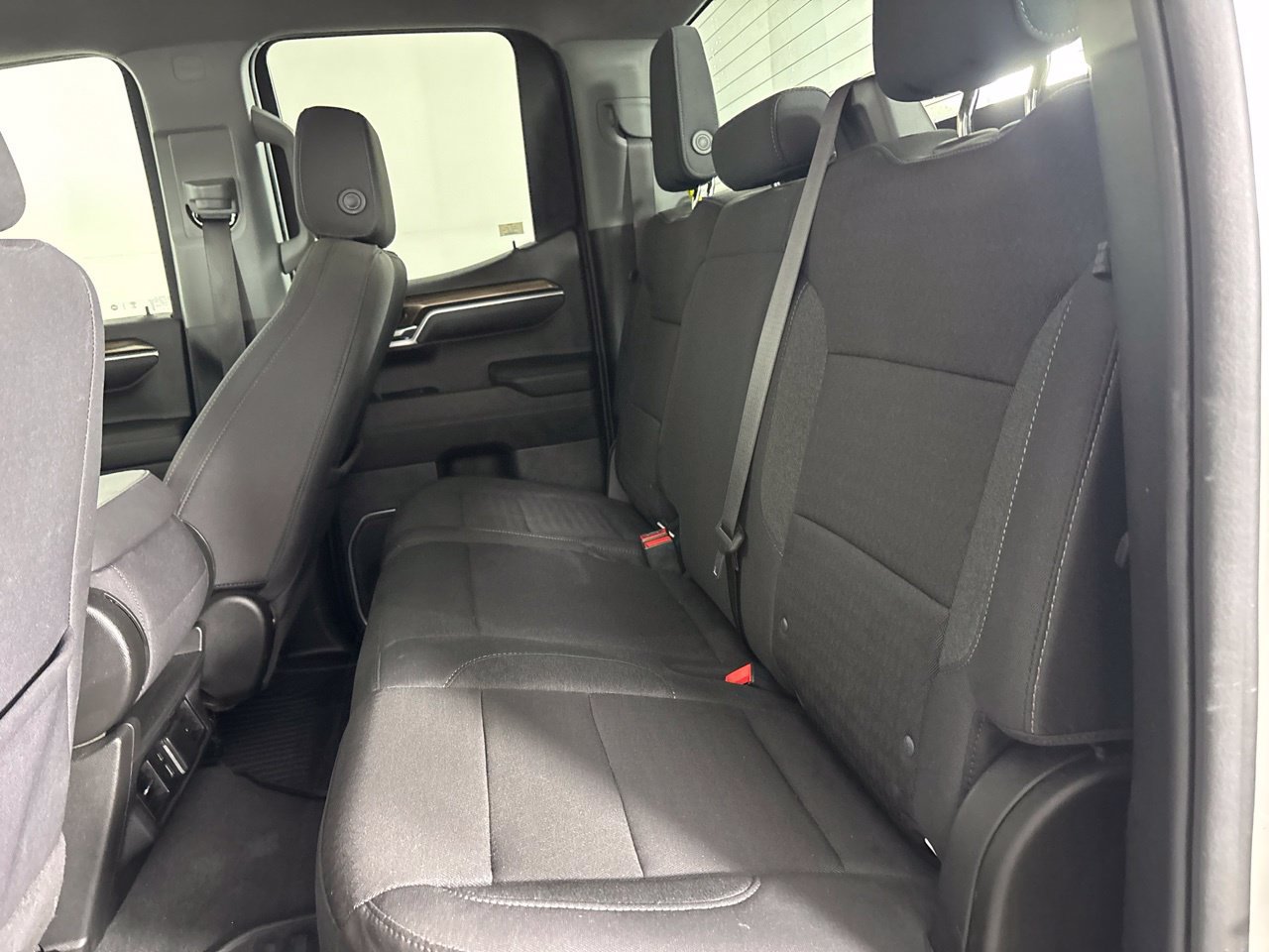 Used 2023 Chevrolet Silverado 1500 LT AWD/4WD image 23