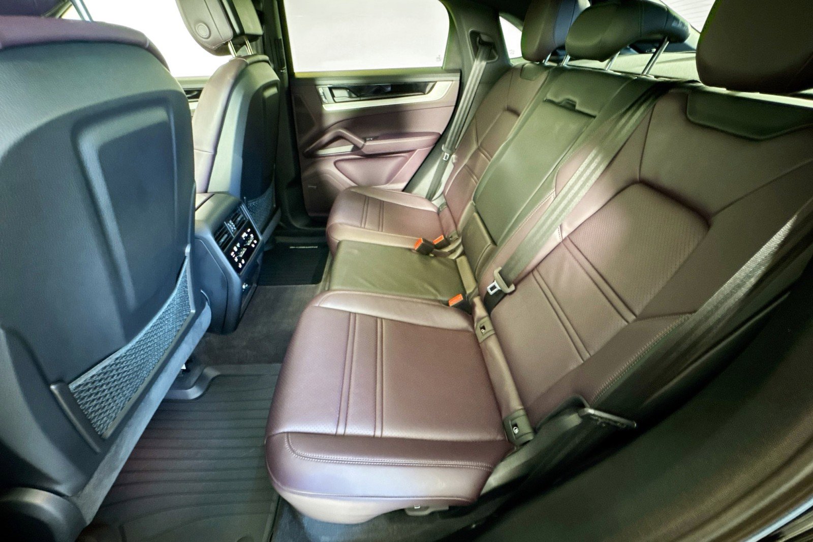 Used 2024 Porsche Cayenne S image 22