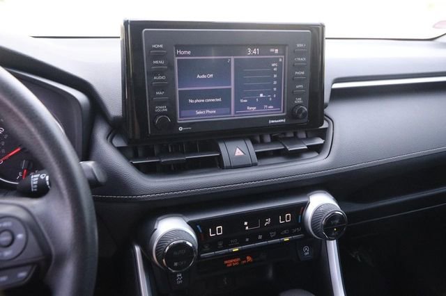Used 2021 Toyota RAV4 XLE w/ Convenience Package FWD image 17