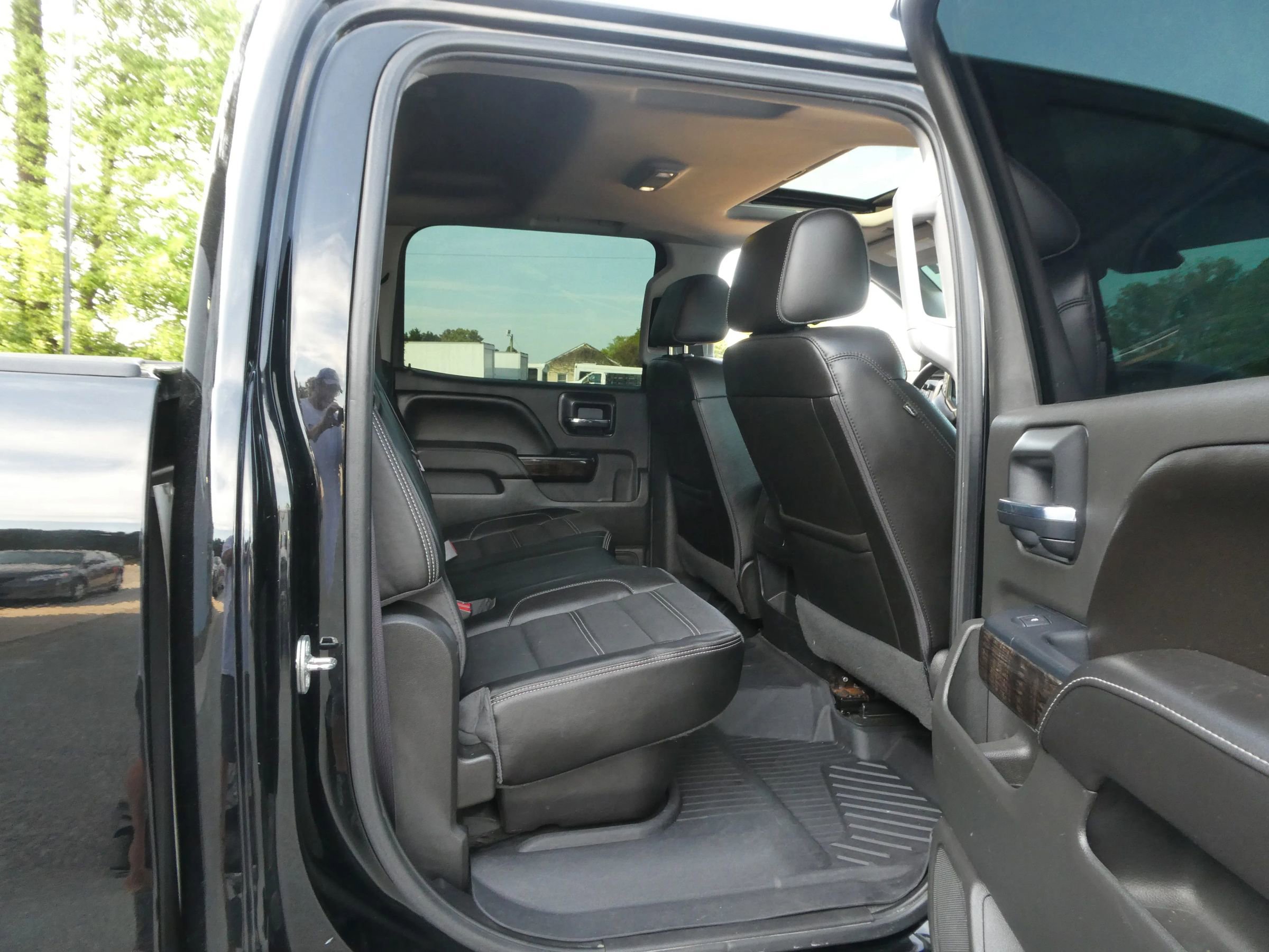 Used 2016 GMC Sierra 1500 Denali w/ Enhanced Driver Alert Package AWD/4WD image 30