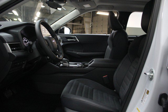 New 2026 Mitsubishi Outlander Trail Edition image 6