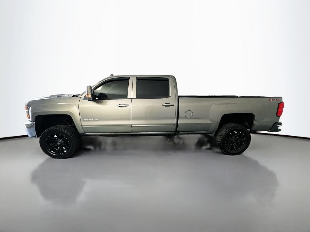 Used 2017 Chevrolet Silverado 2500 LT w/ LT Convenience Package AWD/4WD image 4