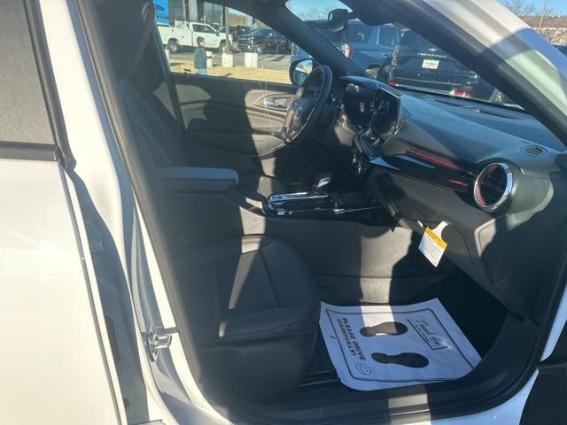 New 2026 Chevrolet Trax RS w/ Driver Confidence Package image 30