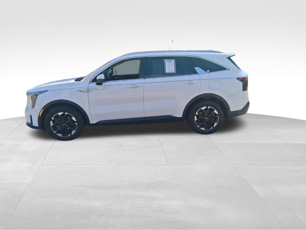 Used 2024 Kia Sorento S w/ Panoramic Sunroof Package FWD image 2