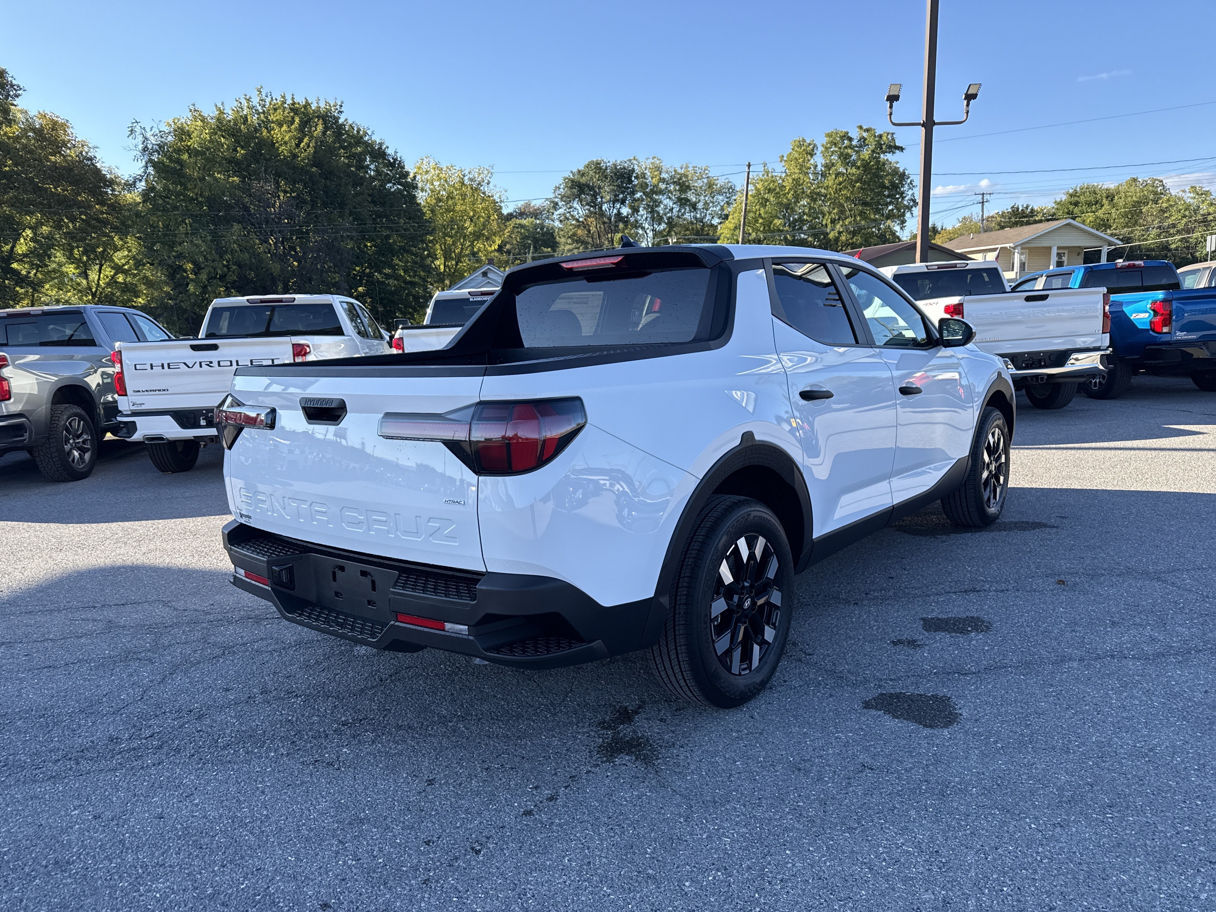 New 2027 Hyundai Santa Cruz SE AWD/4WD image 3