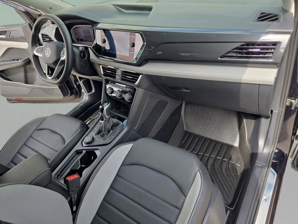 Used 2024 Volkswagen Taos SEL image 29