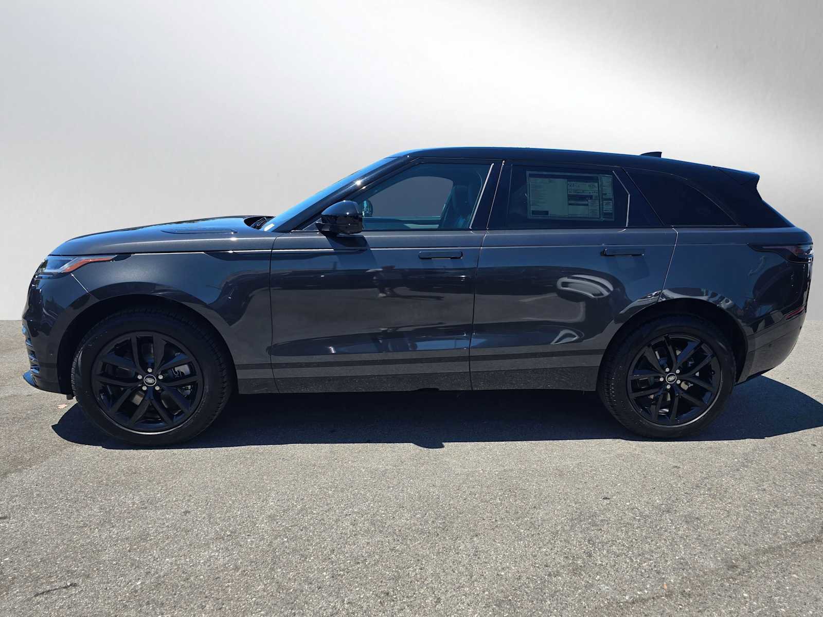 Used 2026 Land Rover Range Rover Velar Dynamic SE image 4