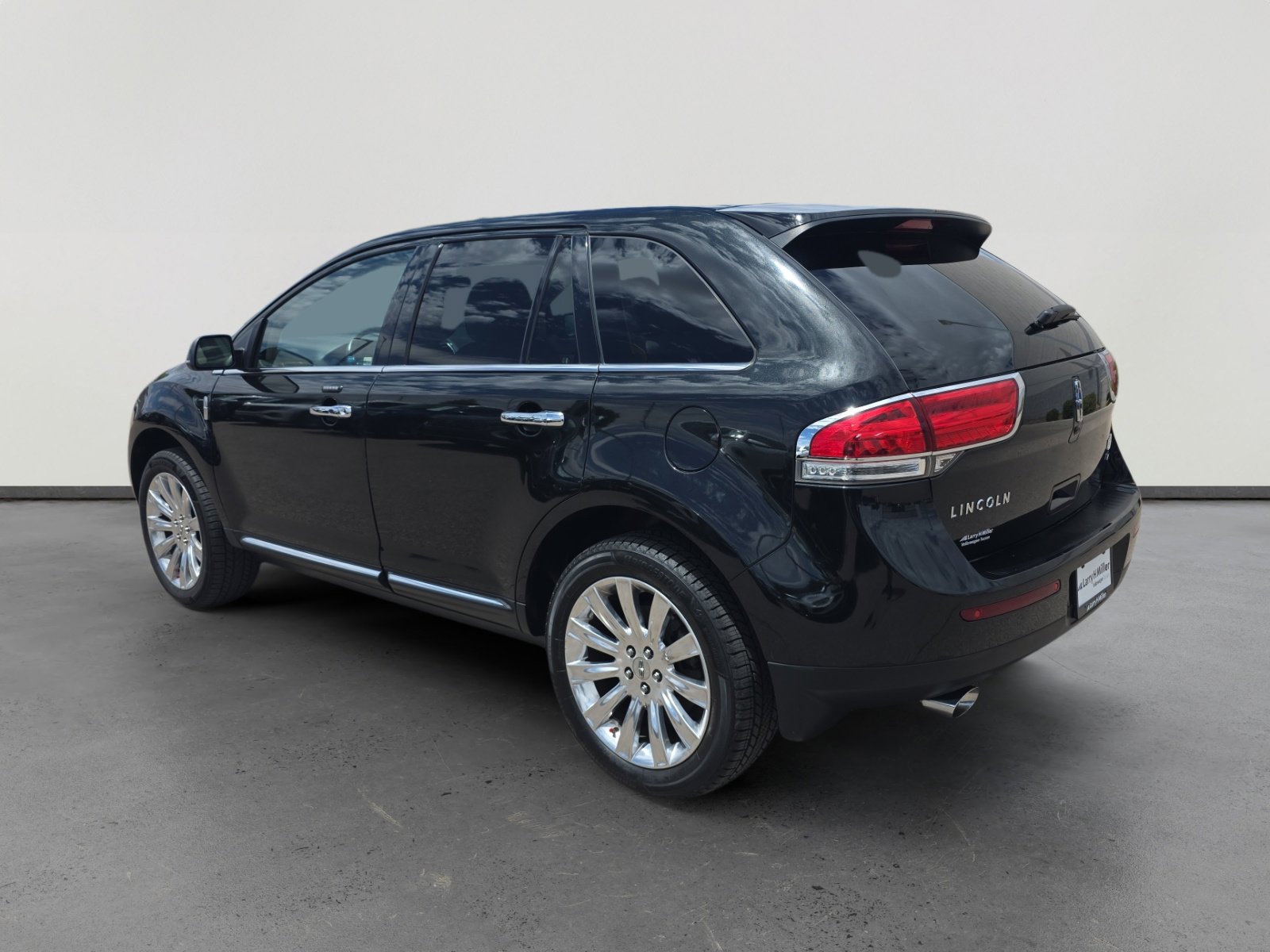 Used 2013 Lincoln MKX AWD image 3