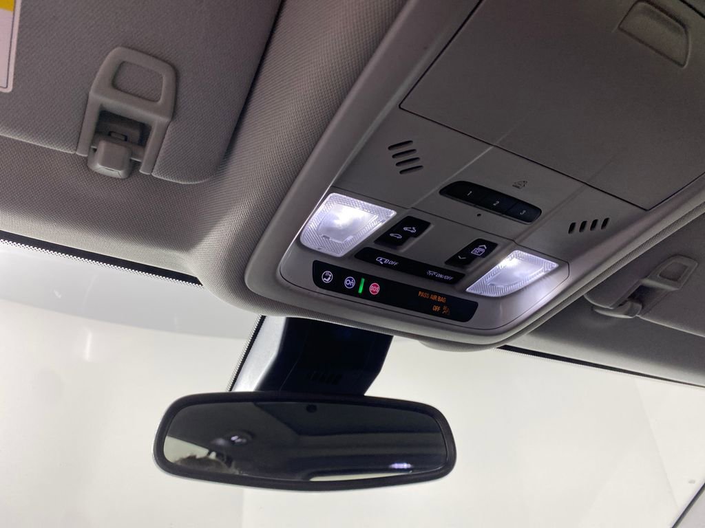 Used 2022 GMC Terrain SLT image 25