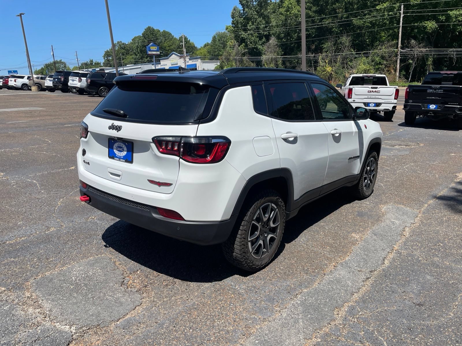 Used 2024 Jeep Compass Trailhawk AWD/4WD image 6