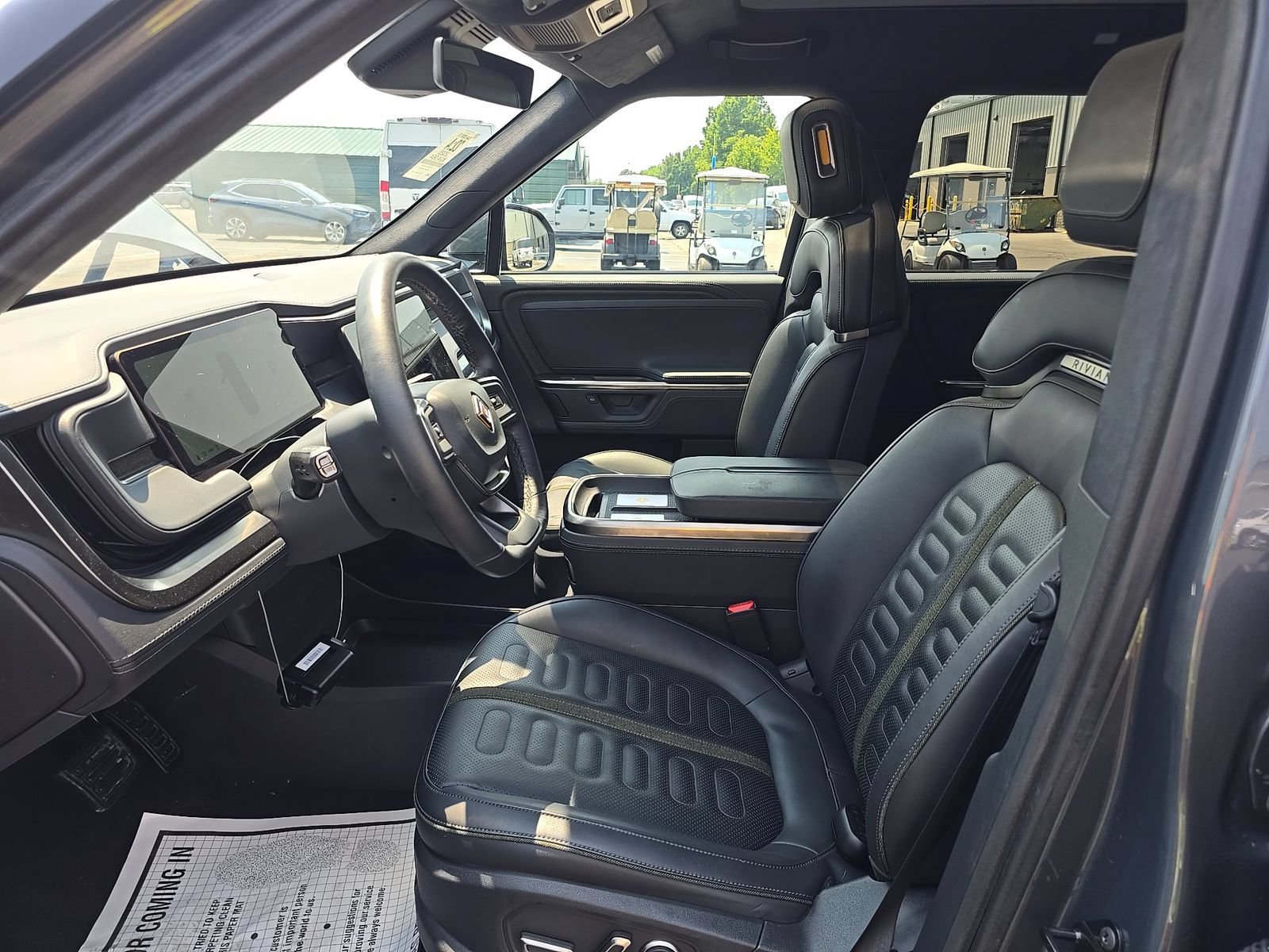 Used 2025 Rivian R1S Adventure Dual AWD/4WD image 6