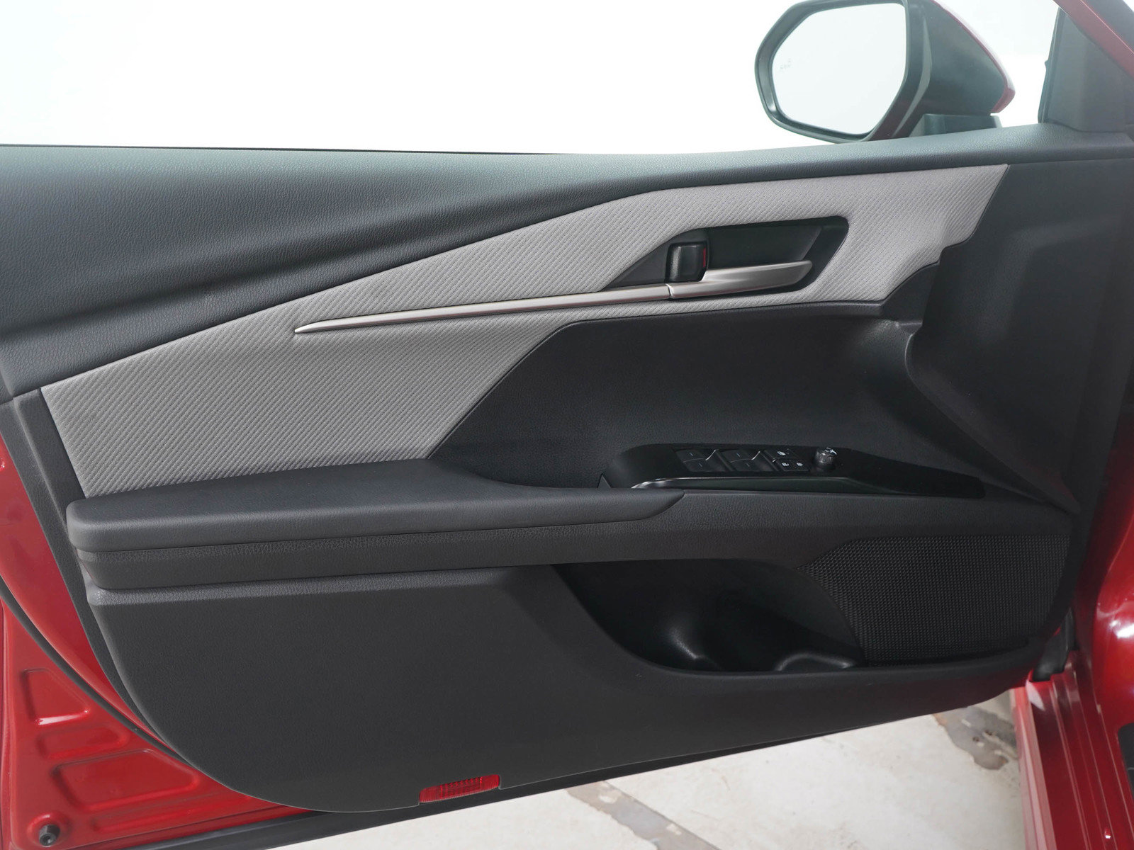 Used 2026 Toyota Camry SE w/ Multimedia Upgrade Package image 18