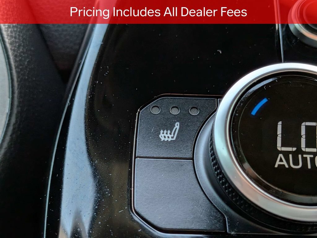 Used 2022 Toyota Highlander XLE FWD image 26