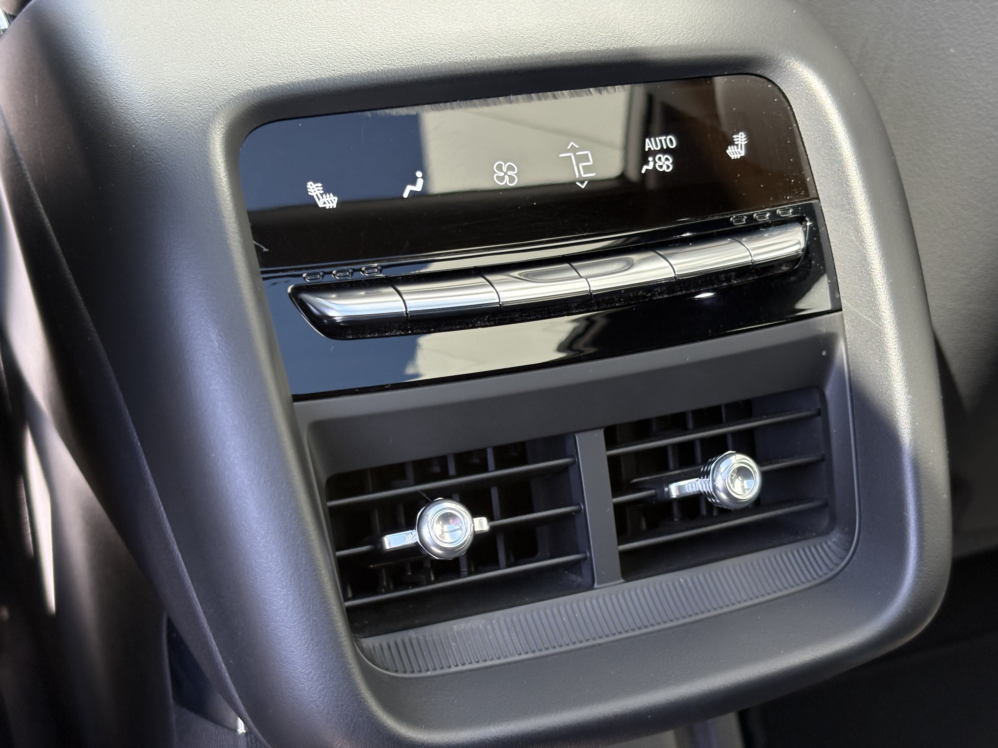 Certified 2024 Cadillac Lyriq Luxury AWD/4WD image 14
