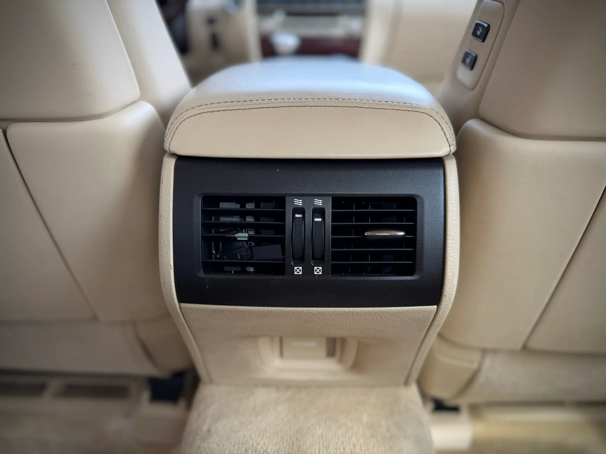 Used 2017 Lexus LS 460 AWD w/ Comfort Package image 26
