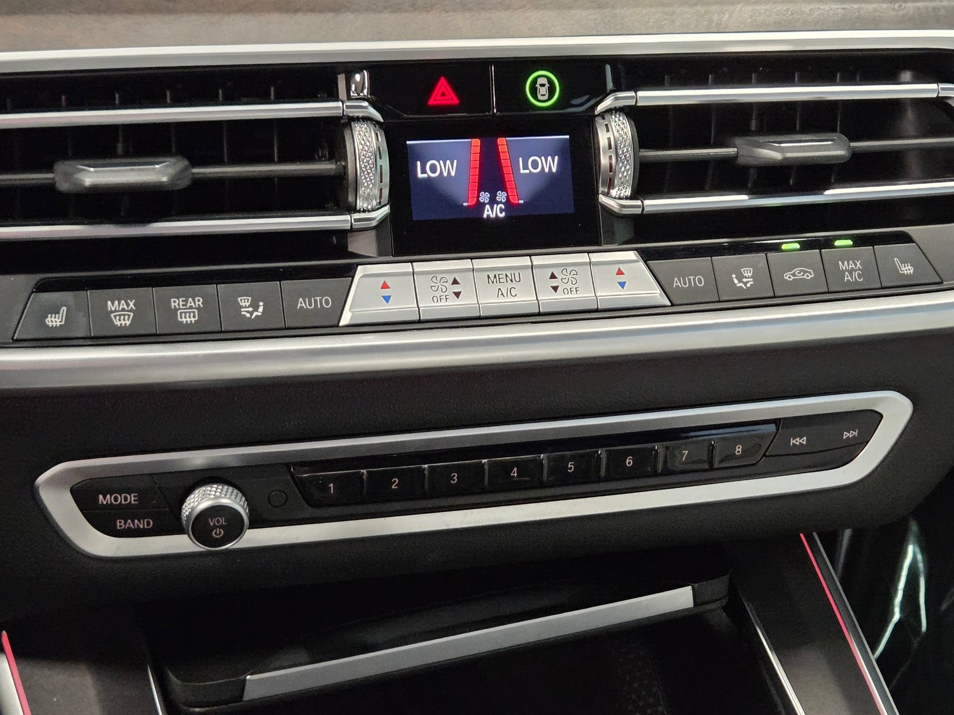 Used 2023 BMW X5 xDrive40i w/ M Sport Package AWD/4WD image 22