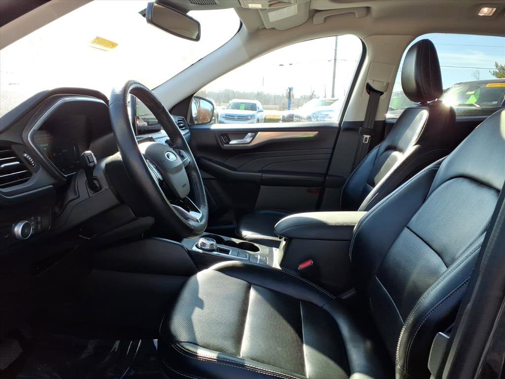 Used 2021 Ford Escape Titanium image 25