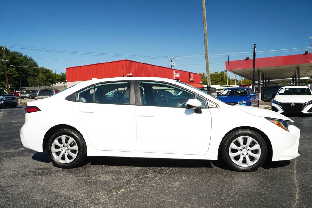 Used 2023 Toyota Corolla LE FWD image 2
